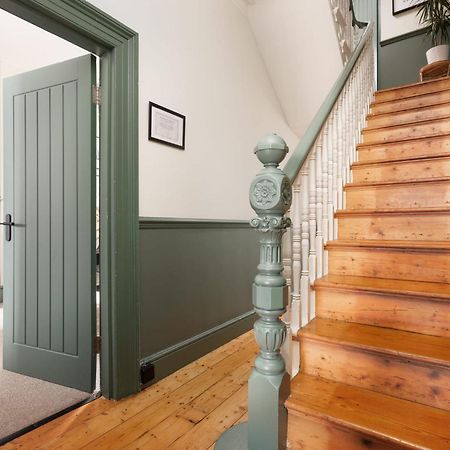 New Luxury For 2024 - Central Plymouth House - Sleeps 10 - Access To Plymouth Town - Close To The Barbican - Pets Welcome - Parking Available - By Luxe Living By Sophia Exterior foto