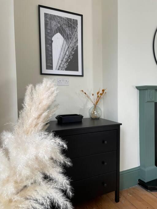 New Luxury For 2024 - Central Plymouth House - Sleeps 10 - Access To Plymouth Town - Close To The Barbican - Pets Welcome - Parking Available - By Luxe Living By Sophia Exterior foto