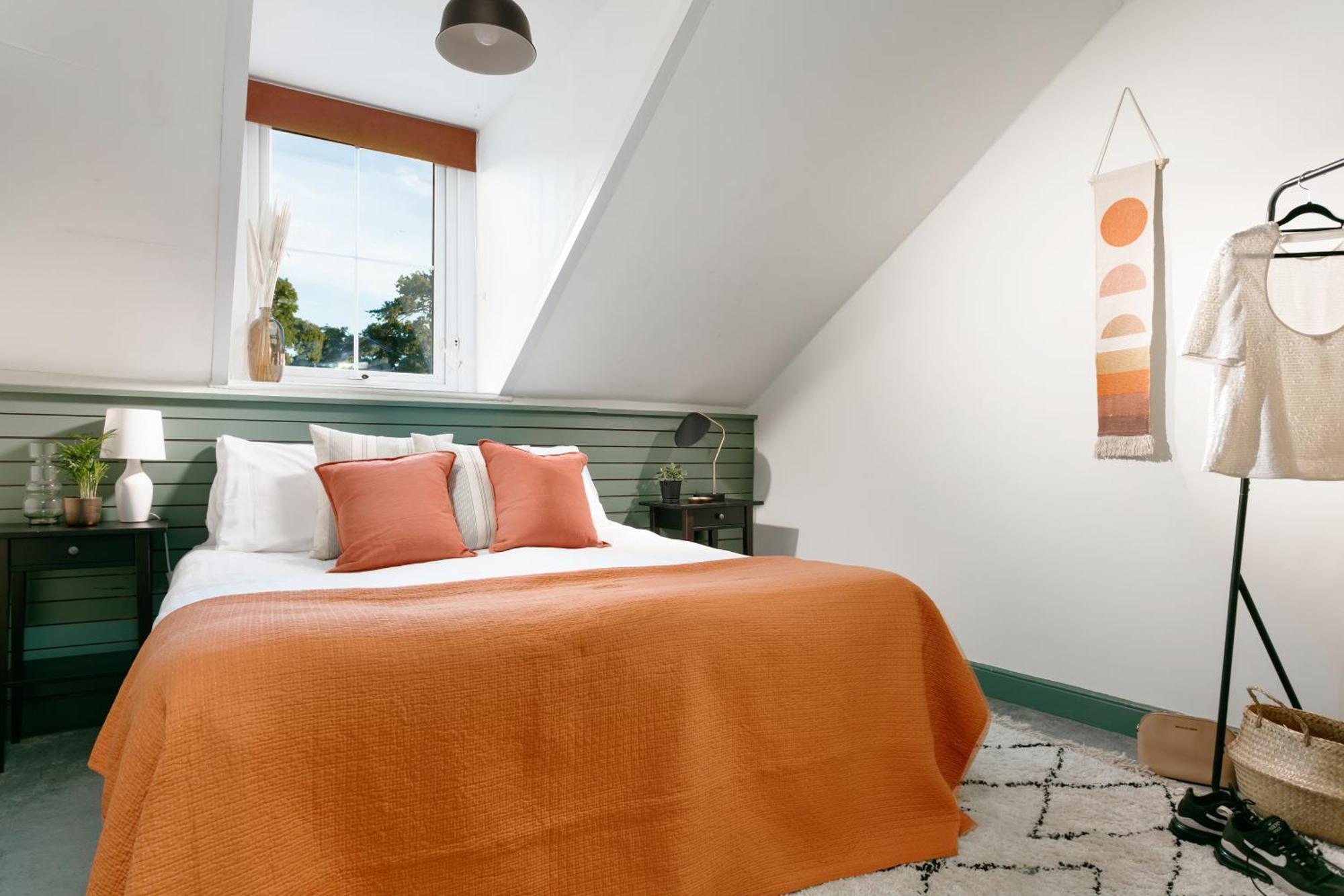 New Luxury For 2024 - Central Plymouth House - Sleeps 10 - Access To Plymouth Town - Close To The Barbican - Pets Welcome - Parking Available - By Luxe Living By Sophia Exterior foto